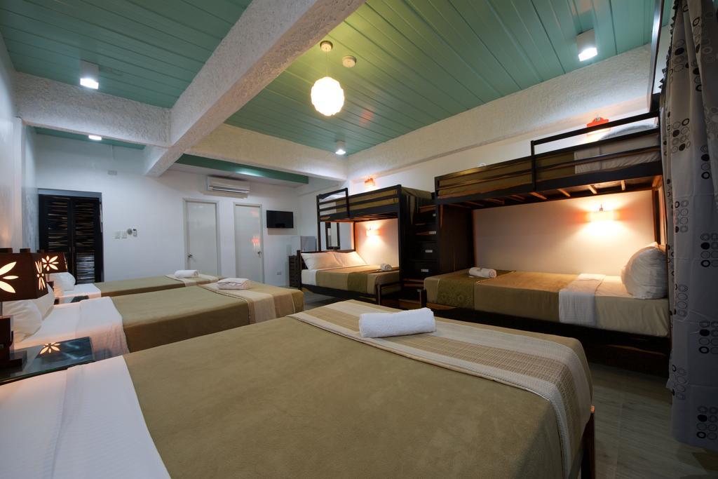 อลา เอมิด เบด แอนด์ เบรคฟาสต์ Hotel Puerto Princesa ภายนอก รูปภาพ