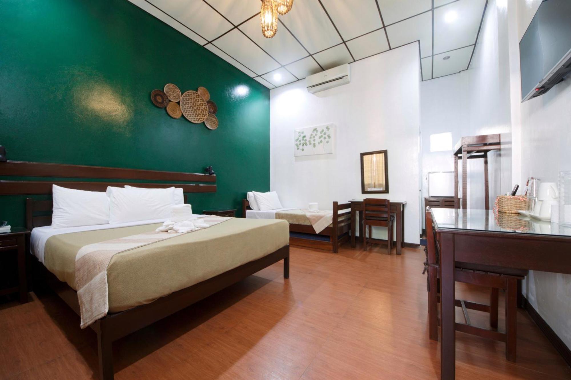 อลา เอมิด เบด แอนด์ เบรคฟาสต์ Hotel Puerto Princesa ภายนอก รูปภาพ