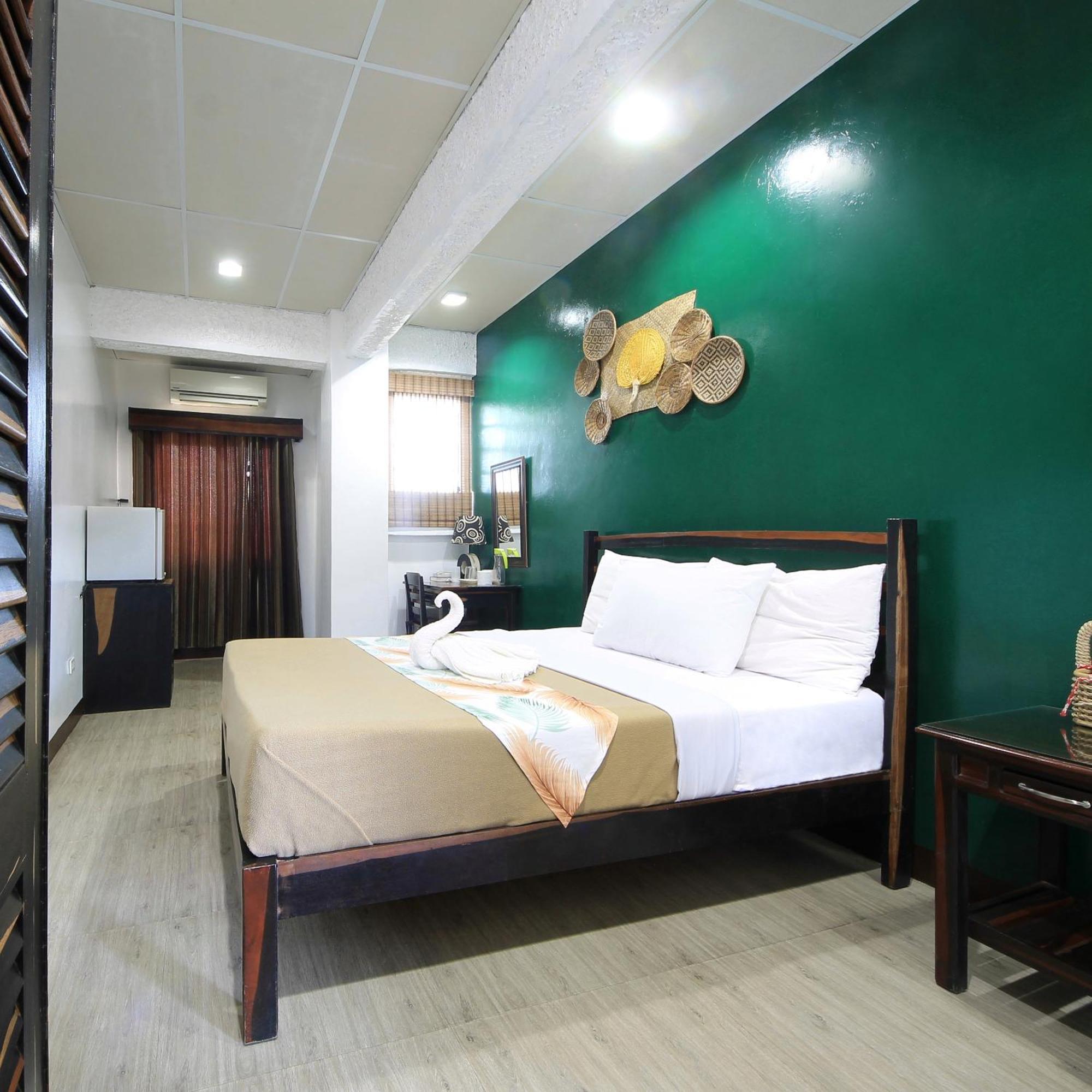 อลา เอมิด เบด แอนด์ เบรคฟาสต์ Hotel Puerto Princesa ภายนอก รูปภาพ