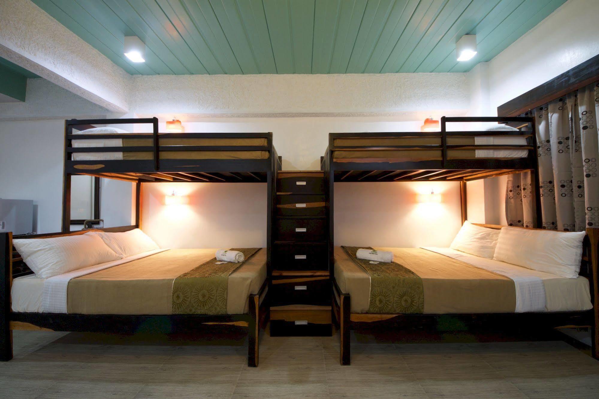 อลา เอมิด เบด แอนด์ เบรคฟาสต์ Hotel Puerto Princesa ภายนอก รูปภาพ